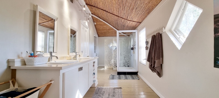 5 Bedroom Property for Sale in Bredasdorp Western Cape